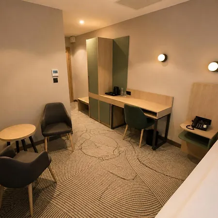 Ξενοδοχείο Tower 4*